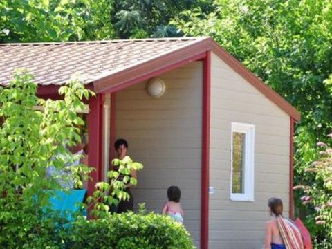 Chalet 4/6 personnes - Confort 27m² - 2 chambres - Terrasse couverte 10m² - TV