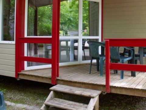 Chalet 4/6 personnes - Confort 27m² - 2 chambres - Terrasse couverte 10m² - TV