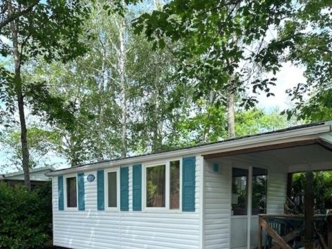 Mobilhome 4/6 personnes - Standard Eden 27m² - 2 chambres - Terrasse couverte 10m² - TV