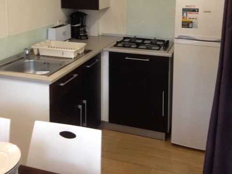 Mobilhome 4/6 personnes - Standard Eden 27m² - 2 chambres - Terrasse couverte 10m² - TV