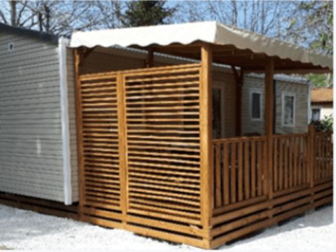 Mobilhome 6/8 personnes - Confort 32m² - 3 chambres - Terrasse semi-couverte - TV