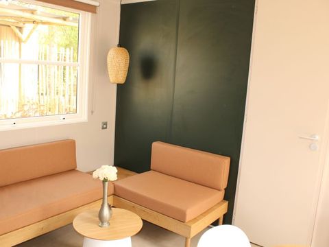 Mobilhome 2/6 personnes - Premium 40m² avec SPA -3 chambres - 2 salles de bain - Terrasse 25m² - TV - Clim