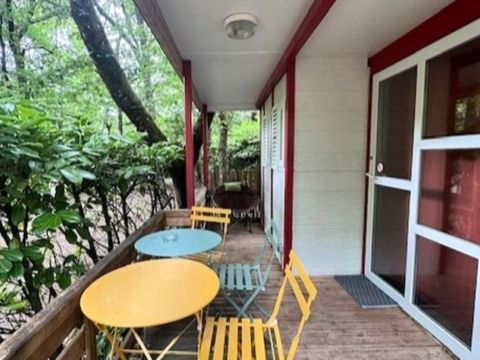 Chalet 2/4 personnes - Confort 27m² - 2 chambres - Terrasse couverte 7m² - TV