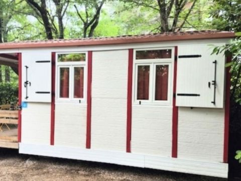 Chalet 2/4 personnes - Confort 27m² - 2 chambres - Terrasse couverte 7m² - TV