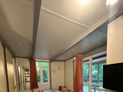 Chalet 2/4 personnes - Confort 27m² - 2 chambres - Terrasse couverte 7m² - TV