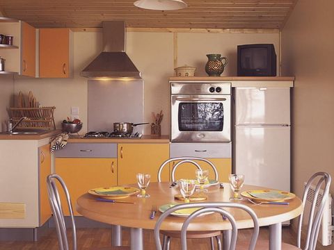 CHALET 6 personnes - Chalet Confort 27m² 2 chambres + terrasse couverte 10m² - TV 4/6 pers