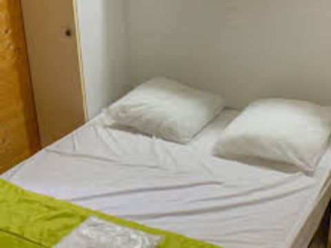 MOBILHOME 6 personnes - Mobil-home Confort 28m² 2 chambres + terrasse couverte 13.5m² - TV 4/6 pers