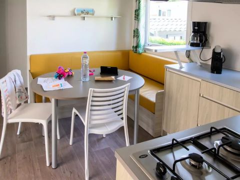 MOBILHOME 8 personnes - Cottage Détente 5 Pièces 8 Personnes + TV