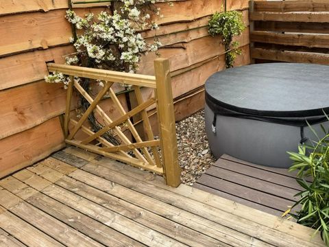 MOBILHOME 4 personnes - Cottage 3 Pièces 4 Personnes Climatisé + TV + Jacuzzi