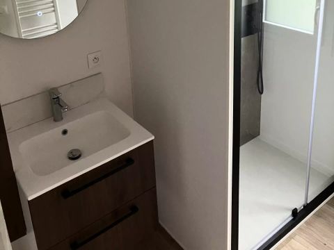 MOBILHOME 5 personnes - Cottage 4 Pièces 6 Personnes (5 adultes et 1 bébé) + TV
