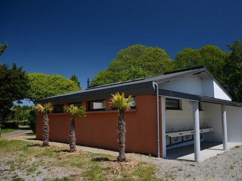 Emplacement - Offre spéciale sur aire de Camping-car /court-séjour: Emplacement/nuit comprenant 2 pers+elect10A
