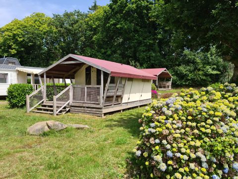 Tente en toile et en bois 4 personnes - Freeflower Standard 28m² - 2 chambres + terrasse couverte 8m² - sans sanitaires