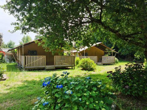 Tente en toile et en bois 4 personnes - Freeflower Standard 28m² - 2 chambres + terrasse couverte 8m² - sans sanitaires