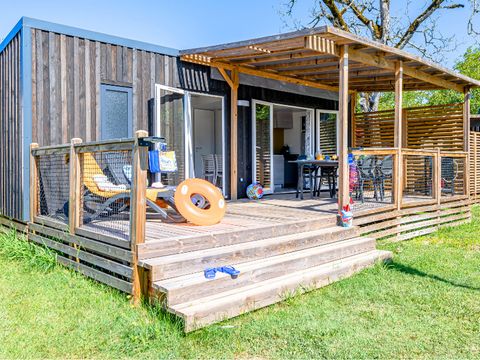 Mobilhome 4 personnes - Homeflower Premium 26,5m² - 2 chambres + terrasse + TV + lave-vaisselle + Clim + Draps + Serviettes