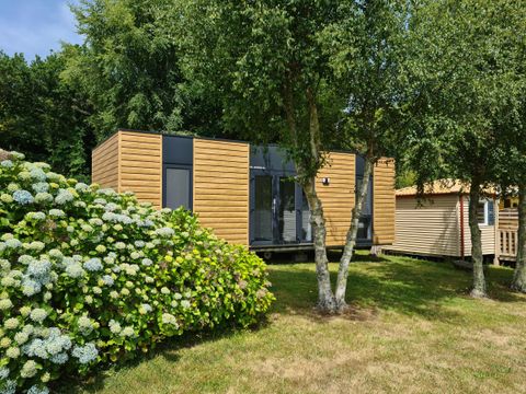 MOBILHOME 6 personnes - Premium 32m² - 3 chambres - terrasse couverte - TV + draps + serviettes