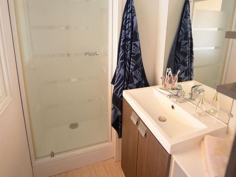 MOBILHOME 6 personnes - Mobilhome ARMOR Confort 33m² - 3 chambres / terrasse couverte + TV 6 pers