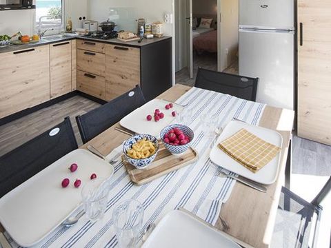 Mobilhome 8 personnes - Mobilhome FAMILY ESPACE Premium 40m² - 4 chambres - 2 SDB / terrasse couverte + TV + LV + Draps 8 pers