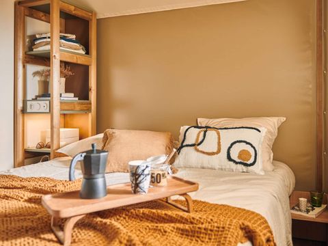 LODGE 4 personnes - Mini WOOD 21m² 2 chambres sans / terrasse couverte
