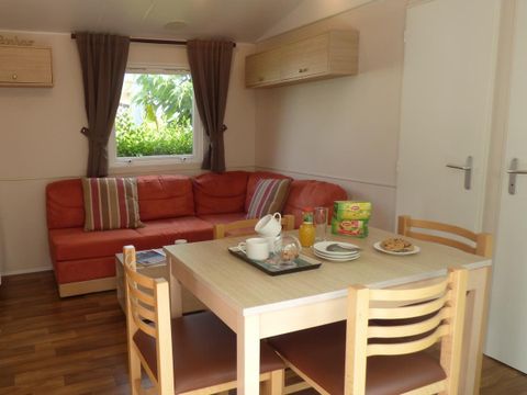 Mobilhome 4 personnes - RESIDENTIEL Confort 34m² - 2 chambres / Terrasse couverte + TV