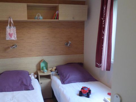 MOBILHOME 4 personnes - RESIDENTIEL Confort 34m² - 2 chambres / Terrasse couverte + TV