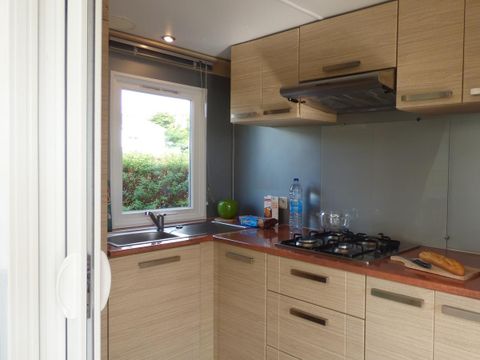 Mobilhome 4 personnes - RESIDENTIEL Confort 34m² - 2 chambres / Terrasse couverte + TV