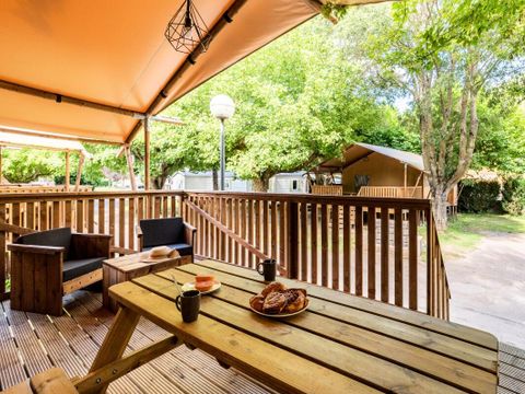 Tente en toile et en bois 5 personnes - Lodge Luxe 3 Pièces 5 Personnes