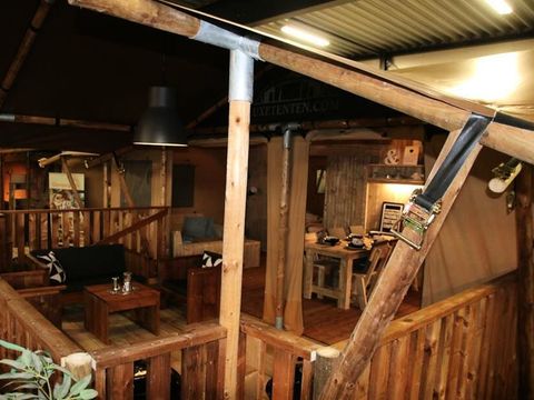 Tente en toile et en bois 6 personnes - Lodge Luxe 4 Pièces 6 Personnes