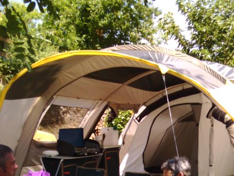 TENTE 4 personnes - READY TO CAMP ( matelas gonflables)