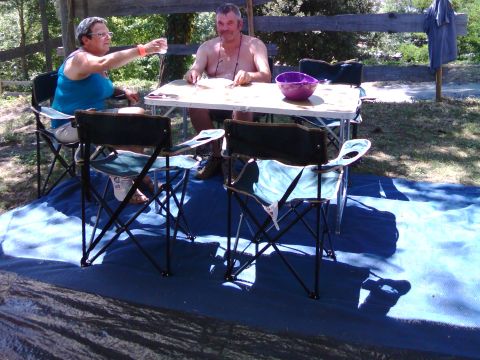 TENTE 4 personnes - Ready To Camp : véritable tente équipée, avec frigo et electricité