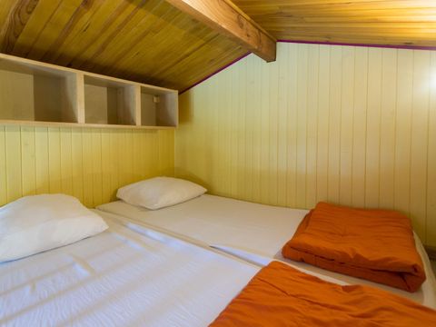 Chalet 4 personnes - Chalet vert et rouge 35m² - 1 chambre + mezzanine