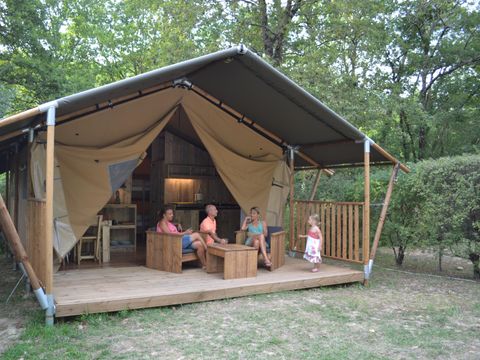 Tente en toile et en bois 4 personnes - Lodge Safari - 25m² - 2 chambres + terrasse 10m2