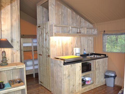 Tente en toile et en bois 4 personnes - Lodge Safari - 25m² - 2 chambres + terrasse 10m2