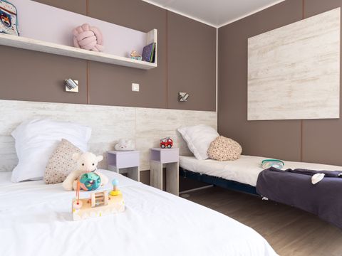 MOBILHOME 4 personnes - Cottage Prestige 40 m² - 2 chambres - 2 salles de bain (draps et serviettes inclus) 2/4 pers