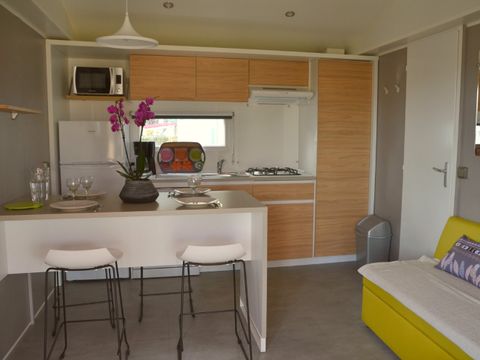 MOBILHOME 4 personnes - Cottage Premium - 2 chambres - 2 salles de bains - Draps, serviettes, plancha, forfait ménage inclus