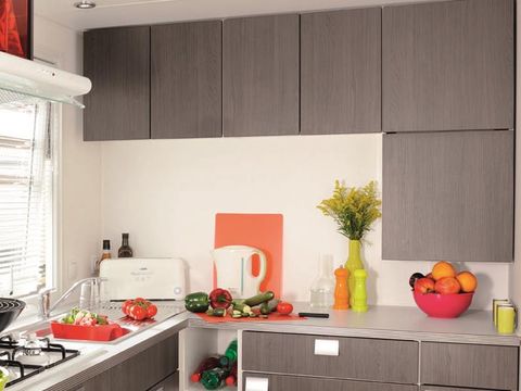 MOBILHOME 4 personnes - Cottage Louisiane - 2 chambres : 31m² - Terrasse semi-couverte 15m² 4 pers.