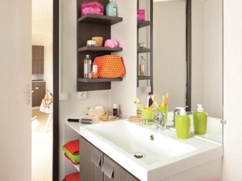 MOBILHOME 4 personnes - Cottage Louisiane - 2 chambres : 31m² - Terrasse semi-couverte 15m² 4 pers.