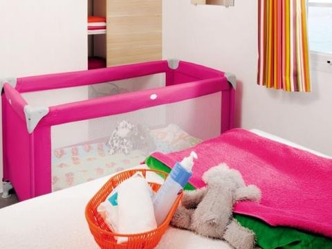 MOBILHOME 4 personnes - Cottage Européen - 2 chambres : 29m² - Terrasse non couverte 11m² 4/5 pers.