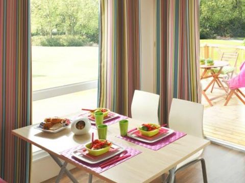 MOBILHOME 5 personnes - Cottage Pacifique - 2 chambres : 27m² - Terrasse couverte 9m² 4/5 pers.