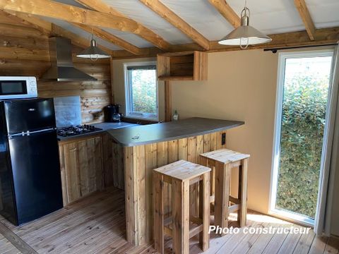 TENTE TOILE ET BOIS 5 personnes - Cabane Lodge sur Pilotis - 2 chambres : 32 m² + terrasse 11 m² couverte