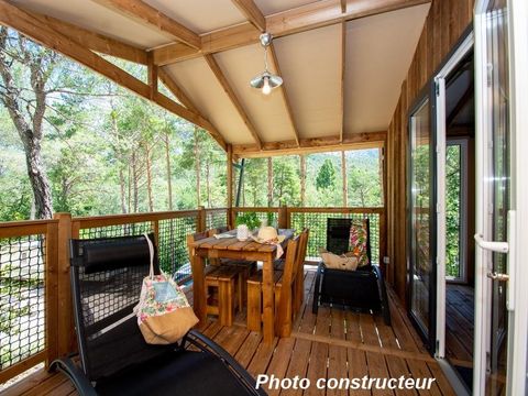 TENTE TOILE ET BOIS 5 personnes - Cabane Lodge sur Pilotis - 2 chambres : 32 m² + terrasse 11 m² couverte