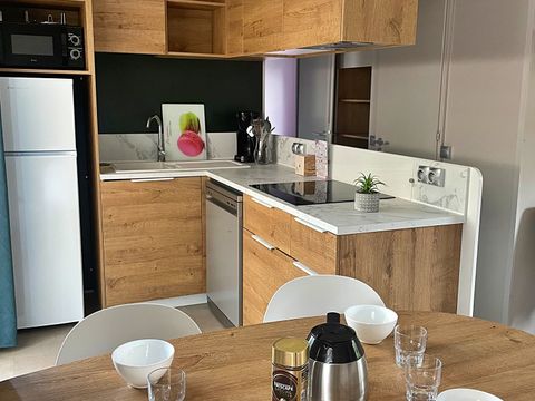 MOBILHOME 6 personnes - Cottage Prestige - 3 chambres : 37 m² + 18 m² de terrasse semi couverte