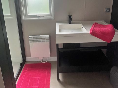 MOBILHOME 6 personnes - Cottage Prestige - 3 chambres : 37 m² + 18 m² de terrasse semi couverte