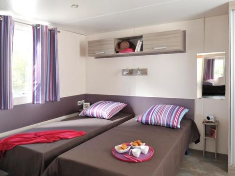 Mobilhome 5 personnes - Cottage Life PMR - 2 chambres : 32 m² + 15 m² de terrasse semi-couverte