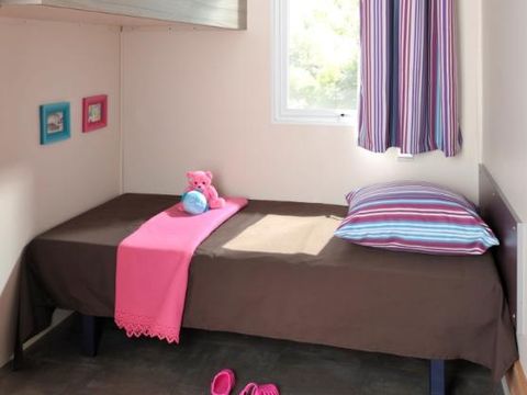 Mobilhome 5 personnes - Cottage Life PMR - 2 chambres : 32 m² + 15 m² de terrasse semi-couverte