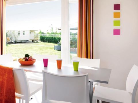 Mobilhome 6 personnes - Cottage family 2 salles de bain - 3 chambres : 37 m² + 18 m² de terrasse semi couverte