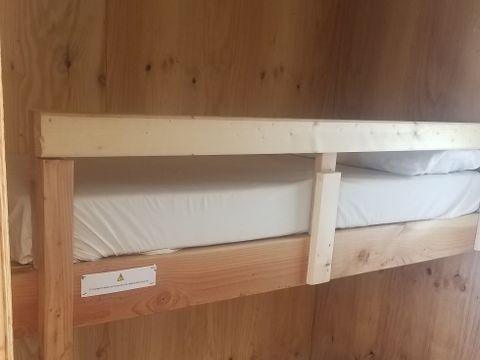 HÉBERGEMENT INSOLITE 6 personnes - Cabane équipée - 2 chambres 25m²