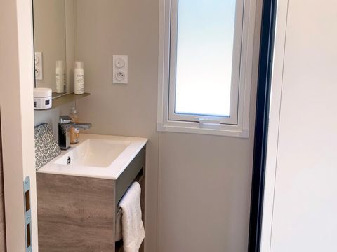 MOBILHOME 8 personnes - VIP Prestige 4 ch, 8 pers, 2 SdB, clim