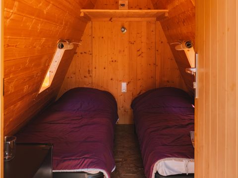 HÉBERGEMENT INSOLITE 2 personnes - CABADIENNE 1 chambre 8m² avec terrasse