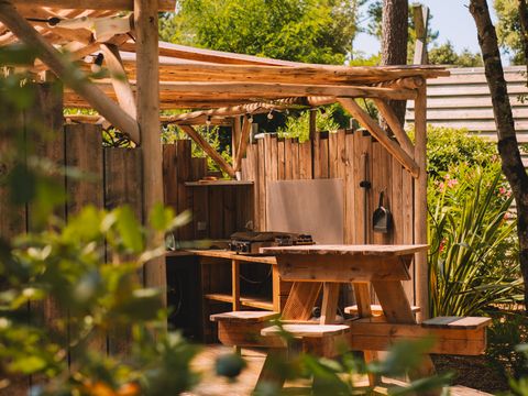 HÉBERGEMENT INSOLITE 2 personnes - CABADIENNE 1 chambre 8m² avec terrasse