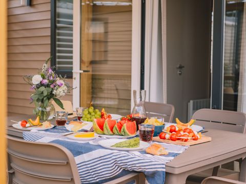 Mobilhome 4 personnes - VIP 2 chambres 33m² - Pack-Vip inclus (linge,tv,wifi...)